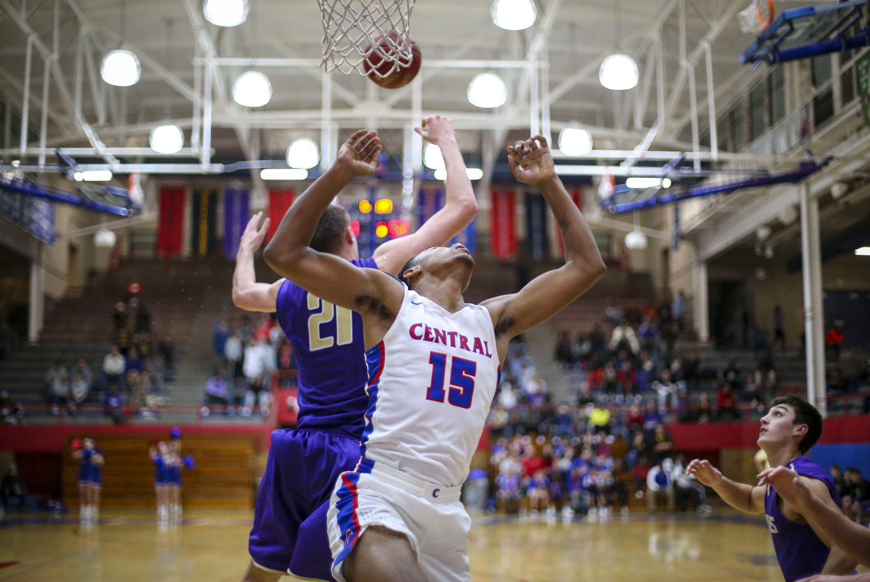 121517-MUSCATINE-CENTRAL-BOYS-BASKETBALL-022